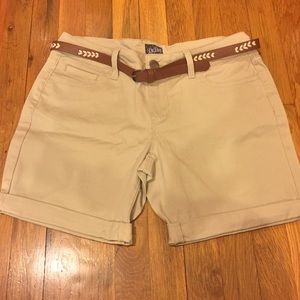 BeBop Bermuda Shorts in Size 9